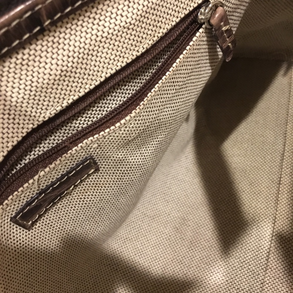 EUC Dooney & Bourke leather bag - Picture 5 of 6